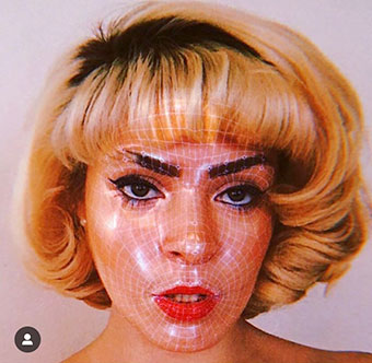قناع الوجه في قصص Instagram
