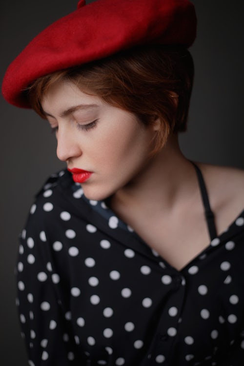 أفكار صور الخريف للإينستاجرام - فتاة في قبعة